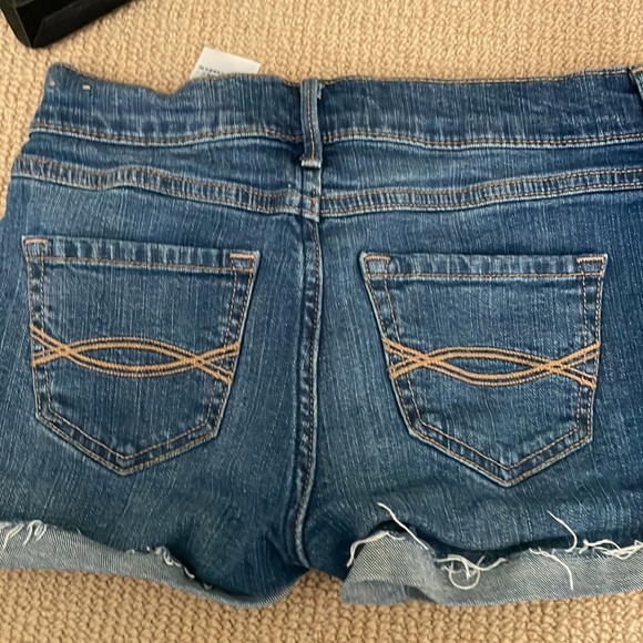 Abercrombie Jean shorts - Picture 3 of 3
